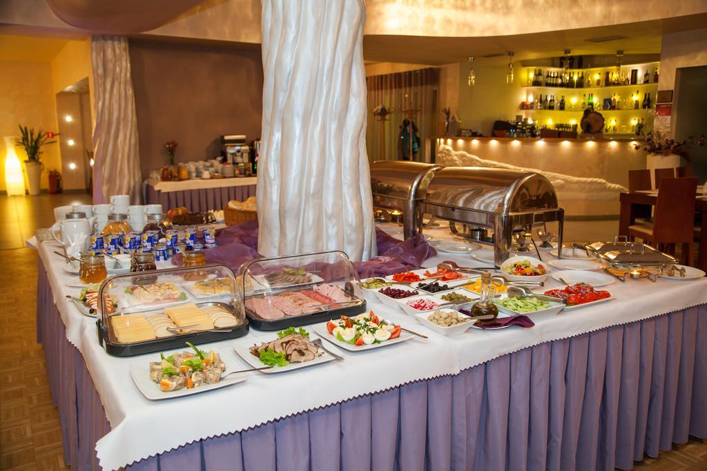 Hotel Ikar Бидгошч Екстериор снимка