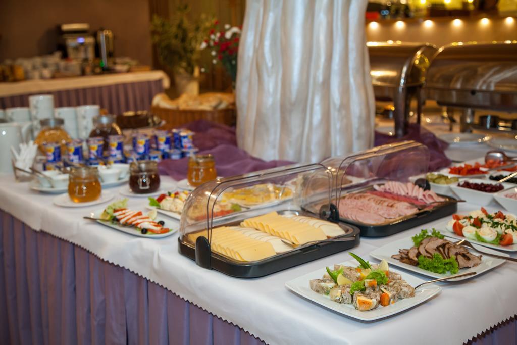 Hotel Ikar Бидгошч Екстериор снимка