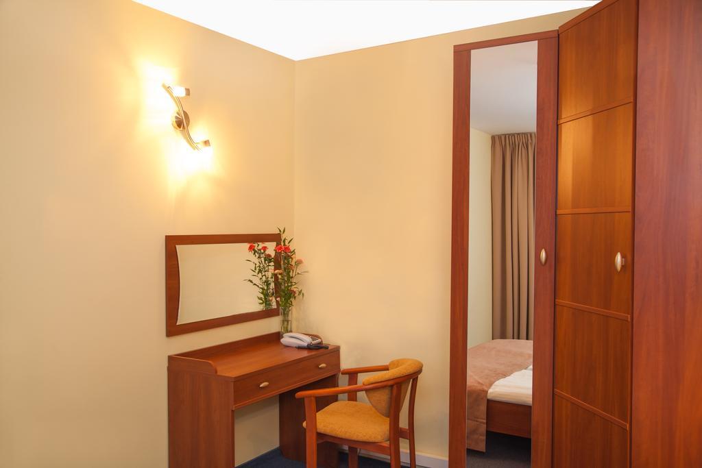 Hotel Ikar Бидгошч Екстериор снимка